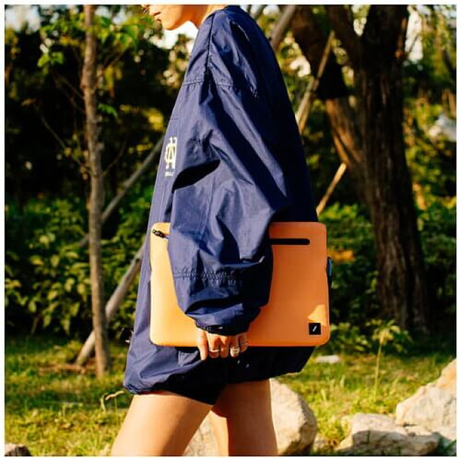 Чехол Native Union Ultralight 16'' Sleeve Case Apricot Crush для MacBook Pro 16'' (STOW-UT-MBS-APR-16)